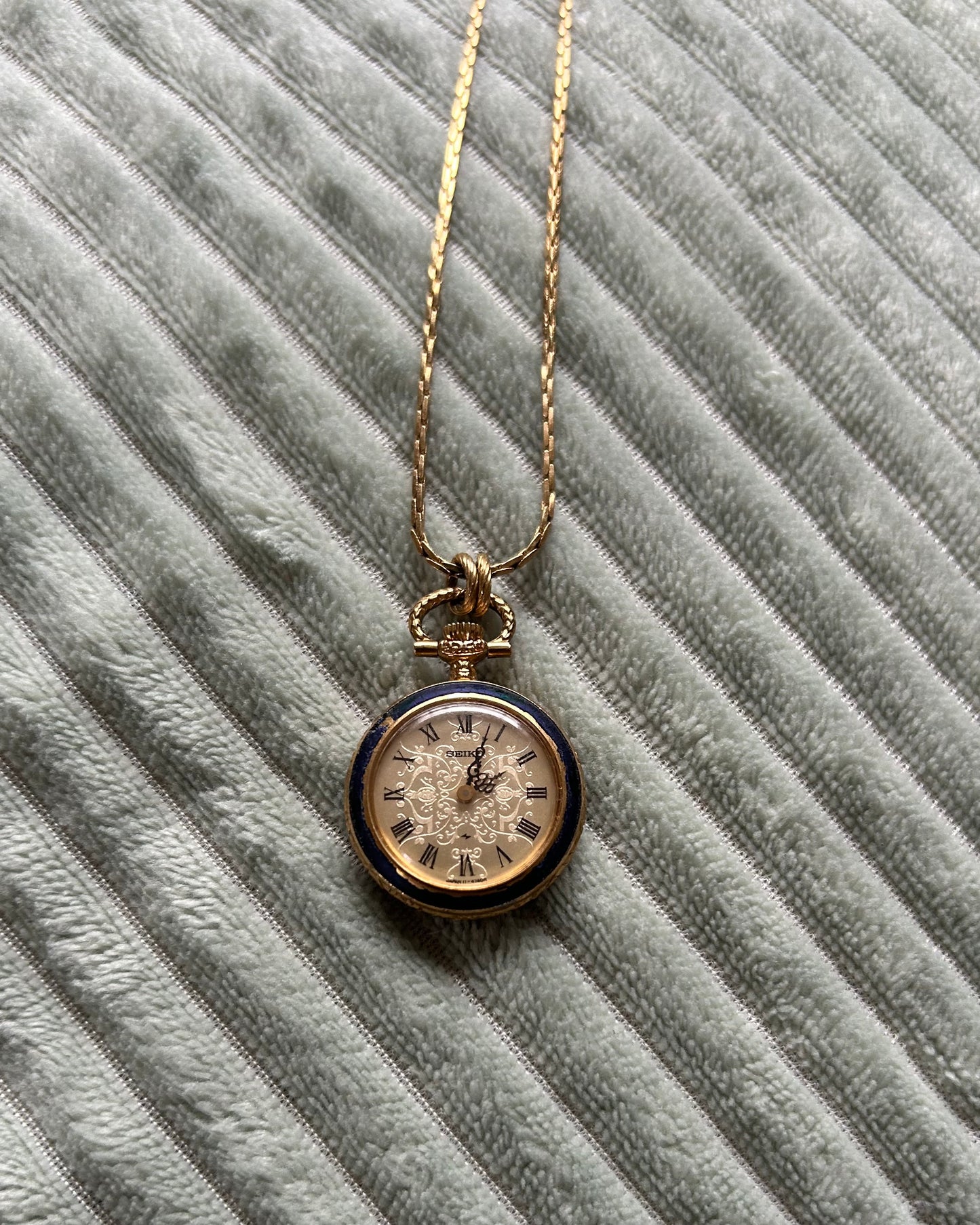 Seiko Manual Winding Pendant Watch with Enamel Floral Design
