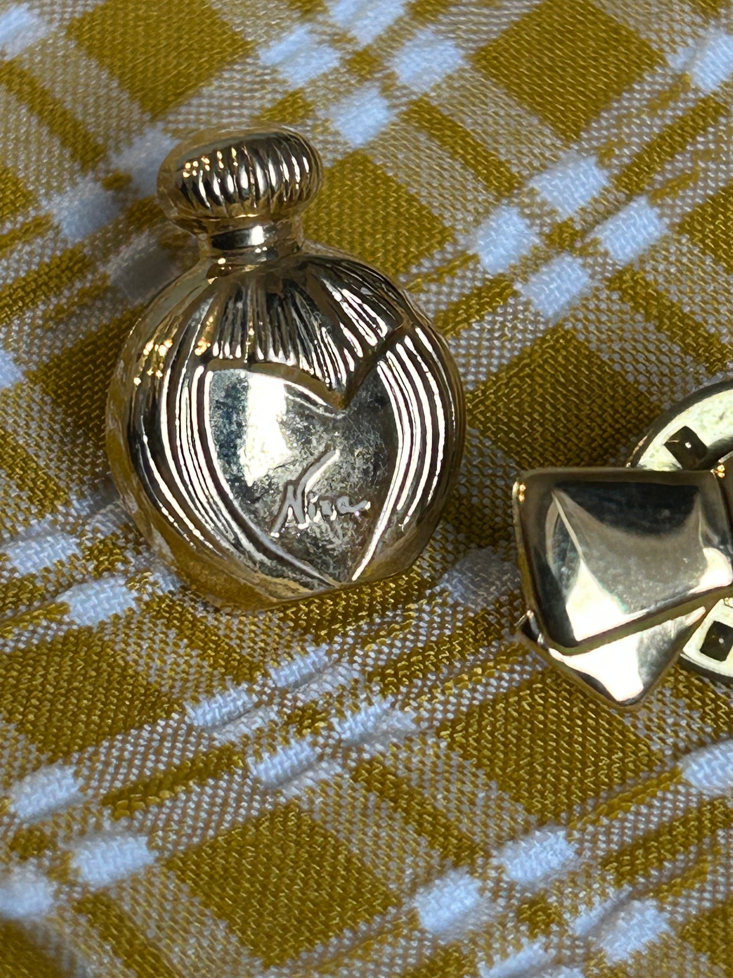 Nina Ricci Mini Bowtie and Perfume Brooch Set