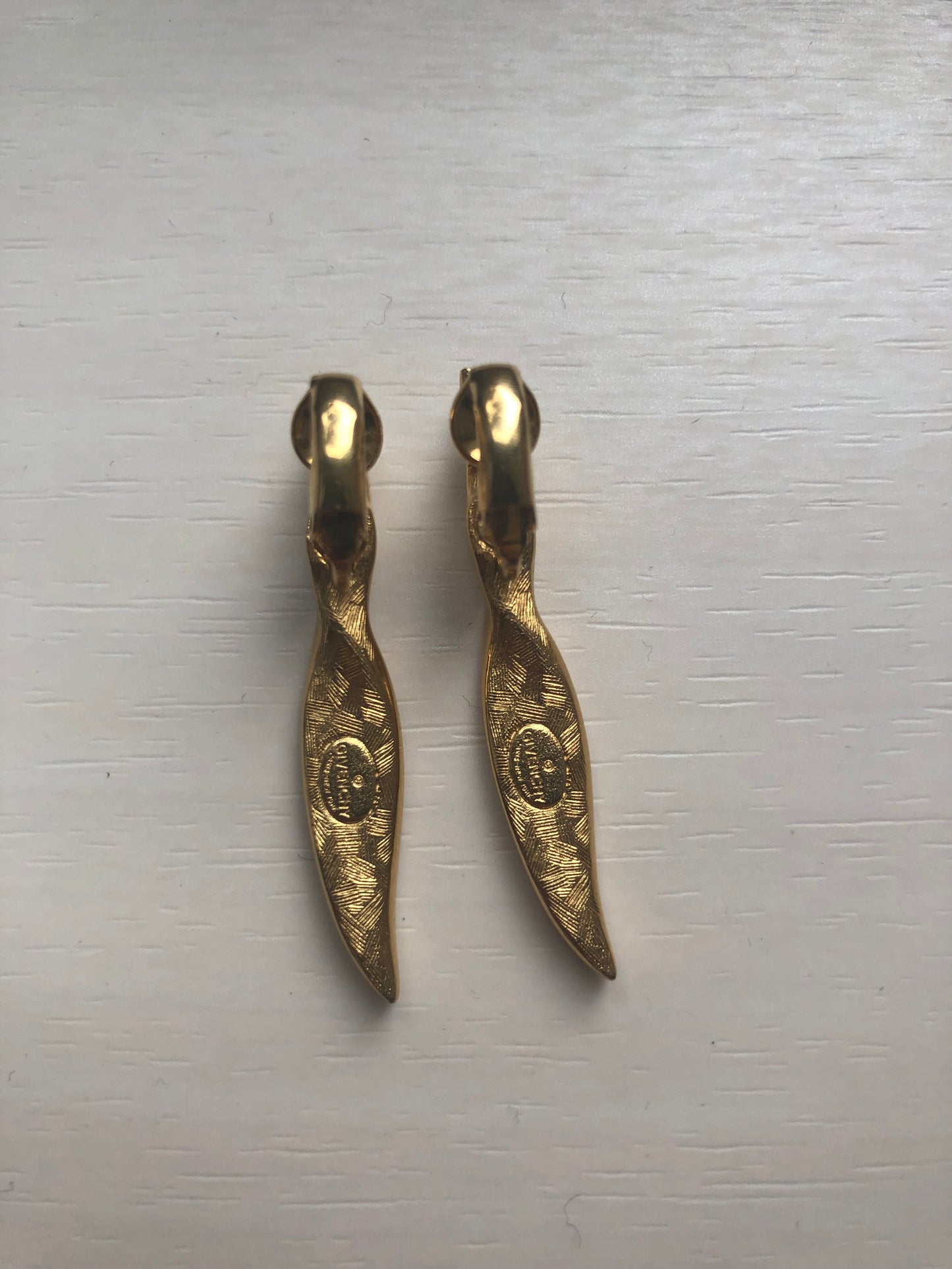 Givenchy Minimal Twisted Earrings