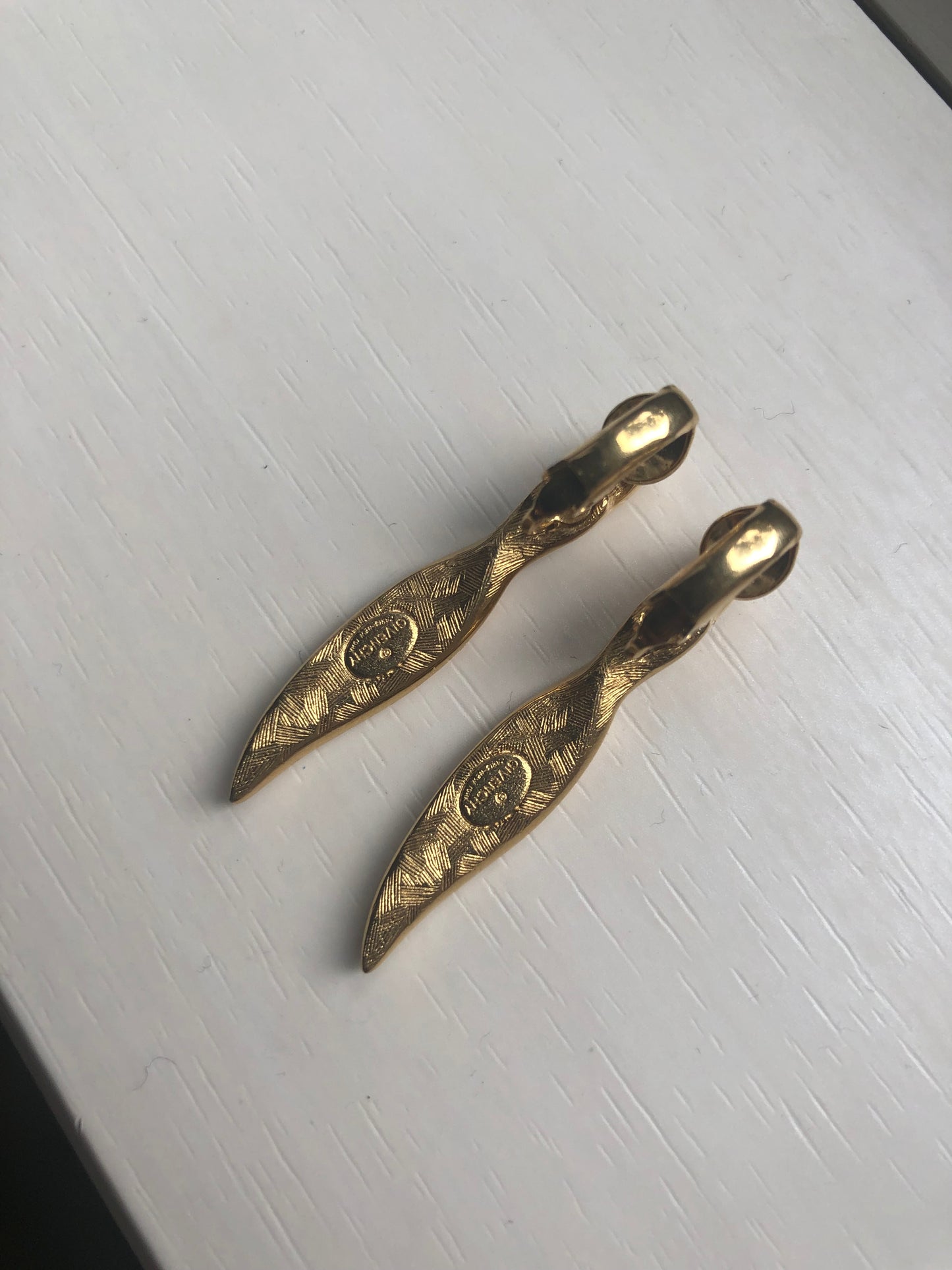 Givenchy Minimal Twisted Earrings