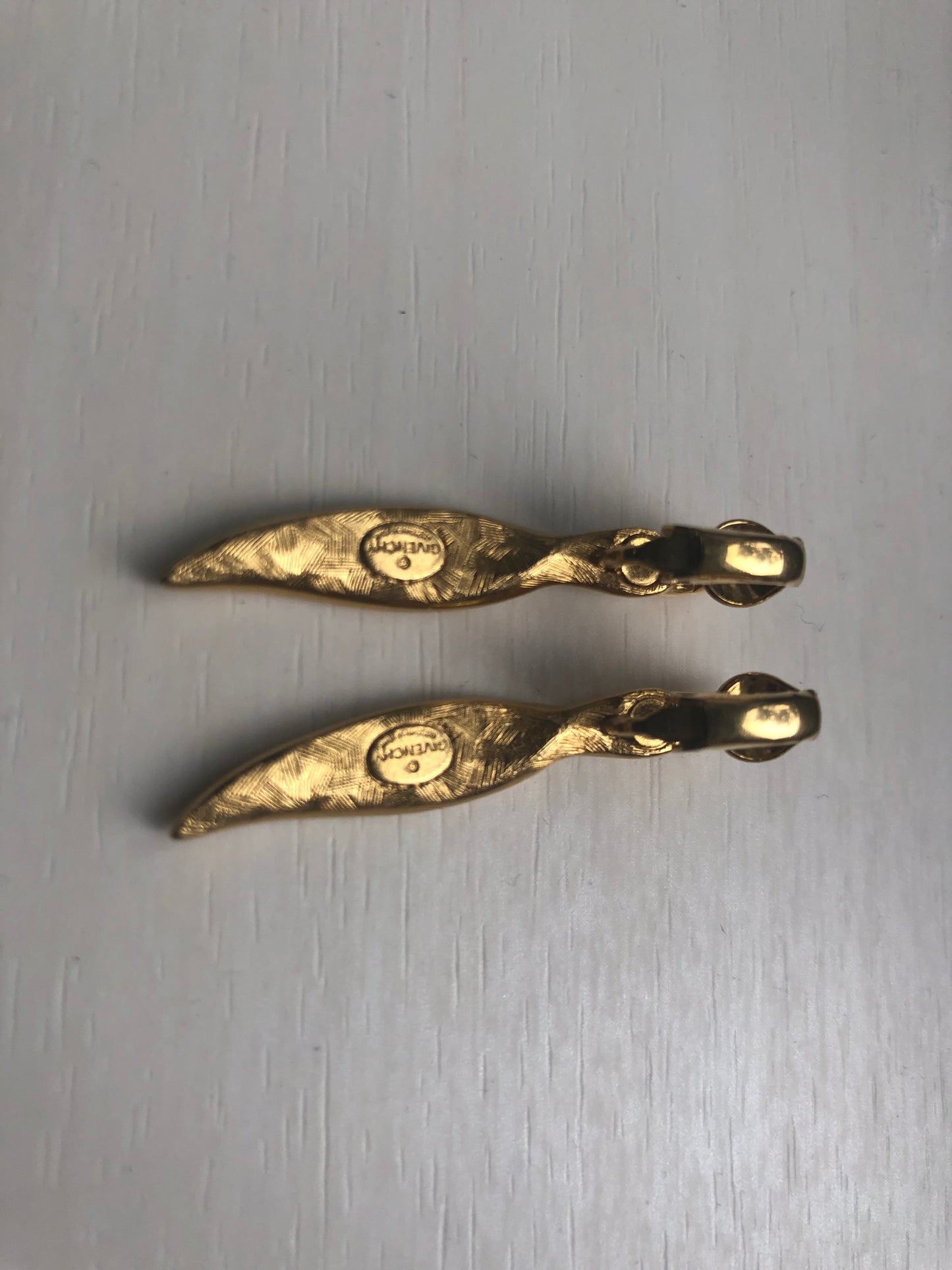 Givenchy Minimal Twisted Earrings