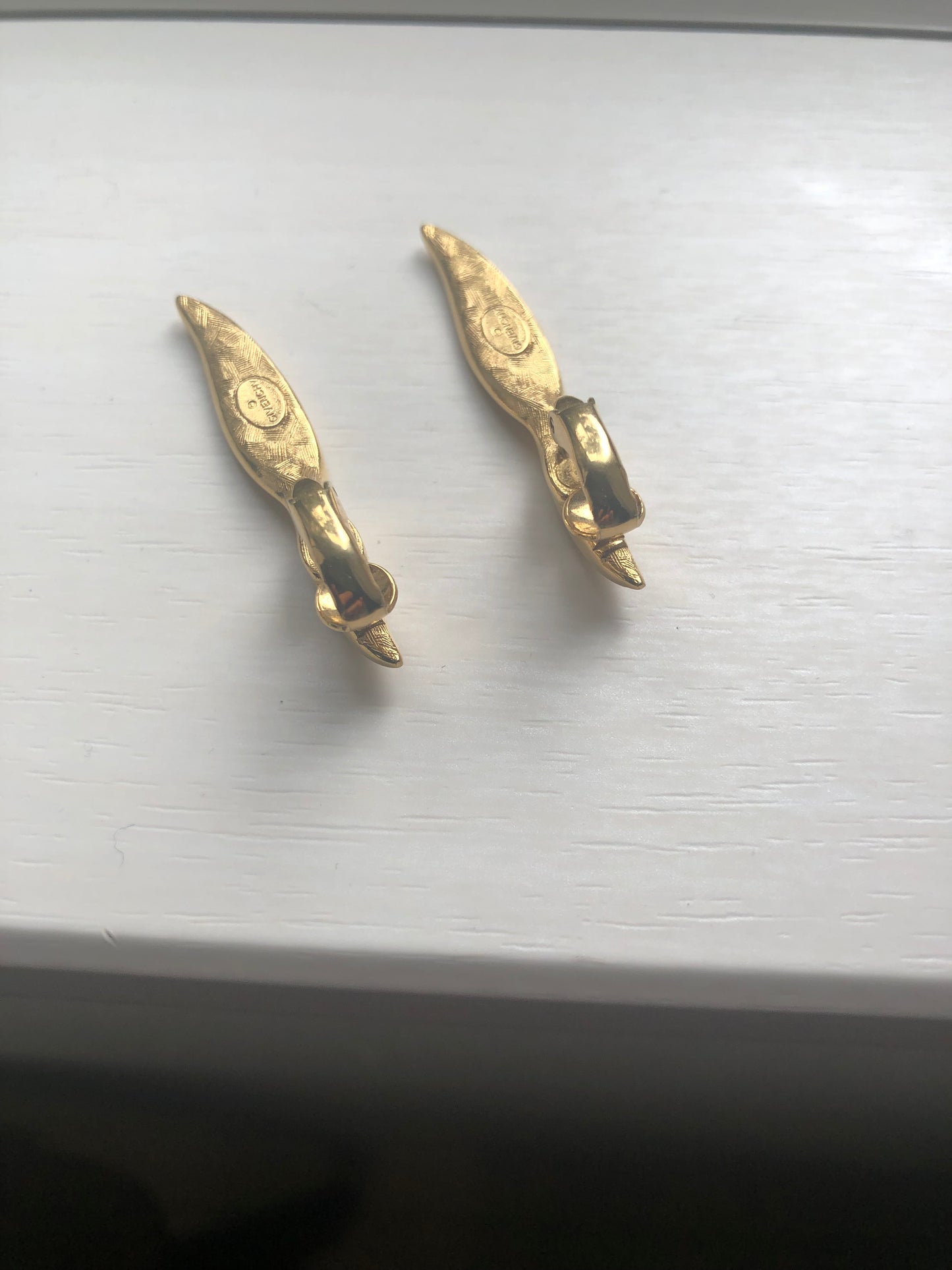 Givenchy Minimal Twisted Earrings
