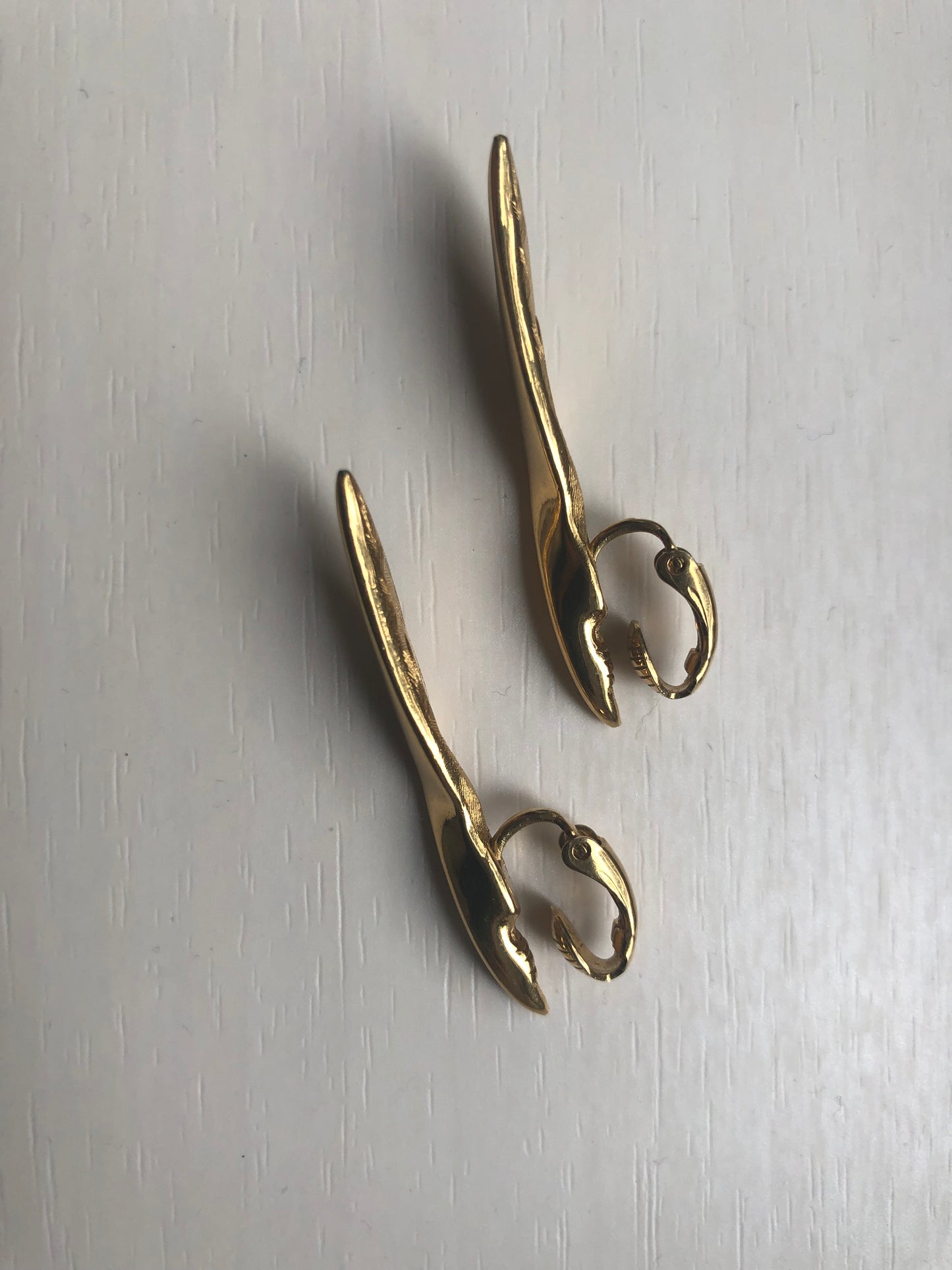 Givenchy Minimal Twisted Earrings
