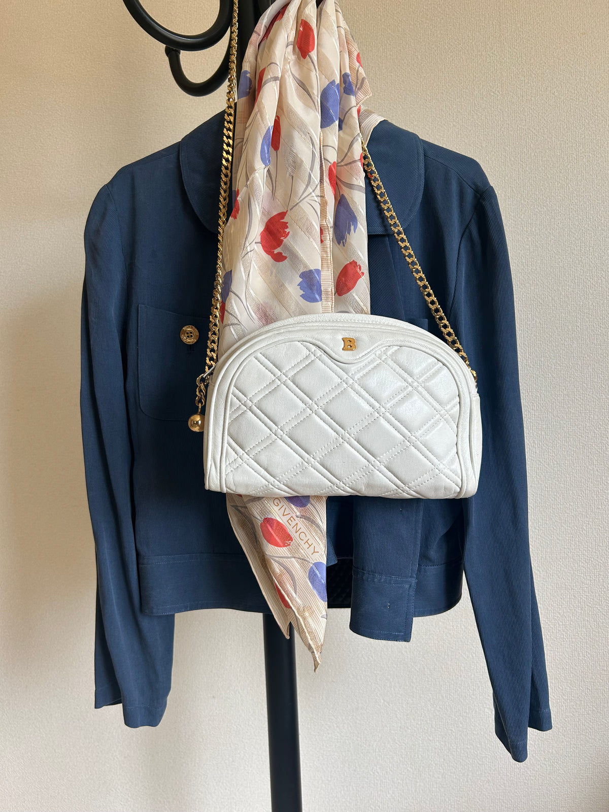 Bally White Half Moon Chain Strap Bag